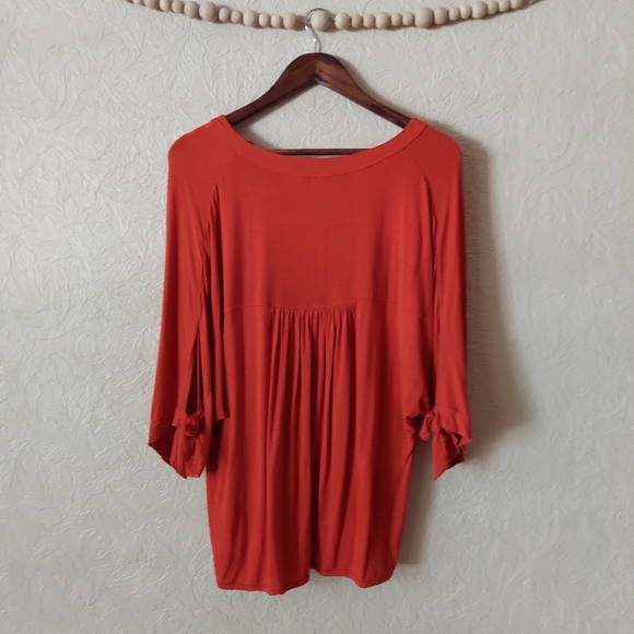 Anthropologie Akemi + Kin Twist Front Top Orange - Picture 4 of 9
